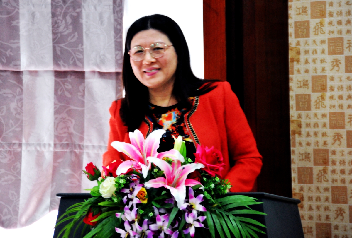 4.工會主席、紀委書記張奇志作大會決議.JPG