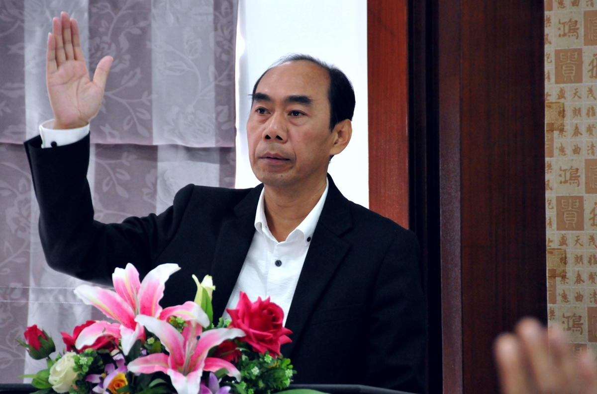 5.工會副主席葉耀成主持會議.JPG